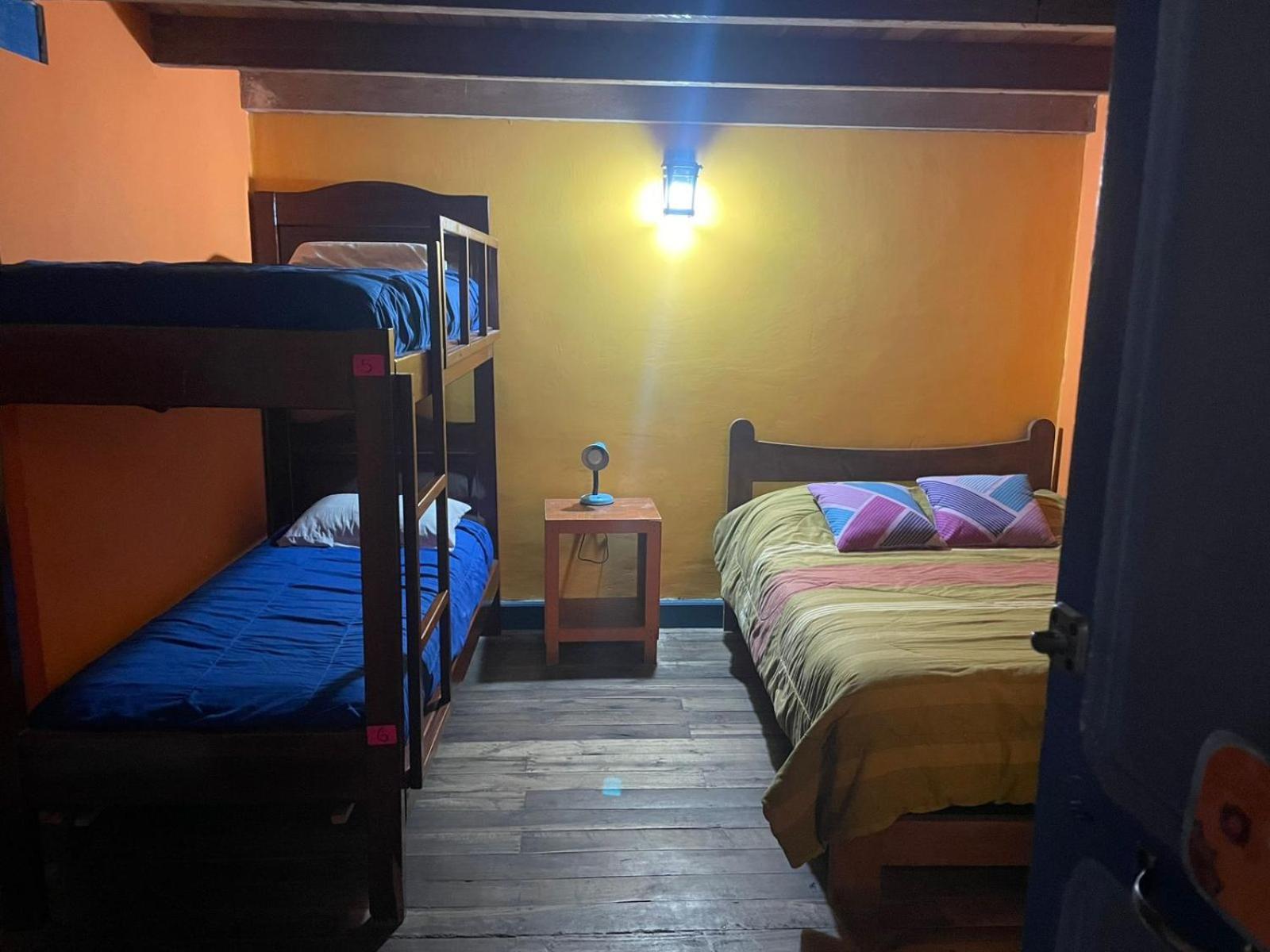 Hostal Cafe Tiana Латакунґа Екстер'єр фото