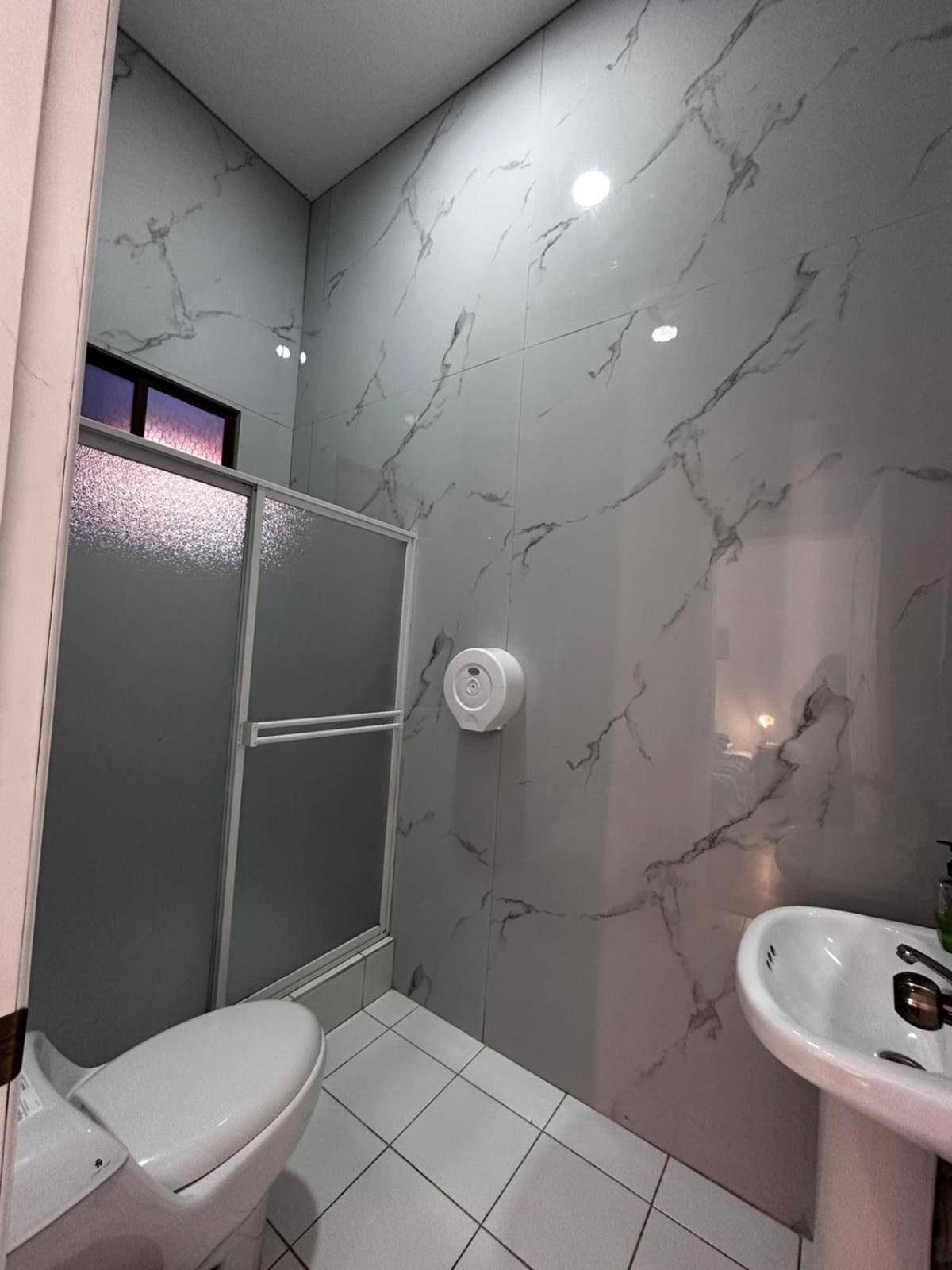 Hostal Cafe Tiana Латакунґа Номер фото